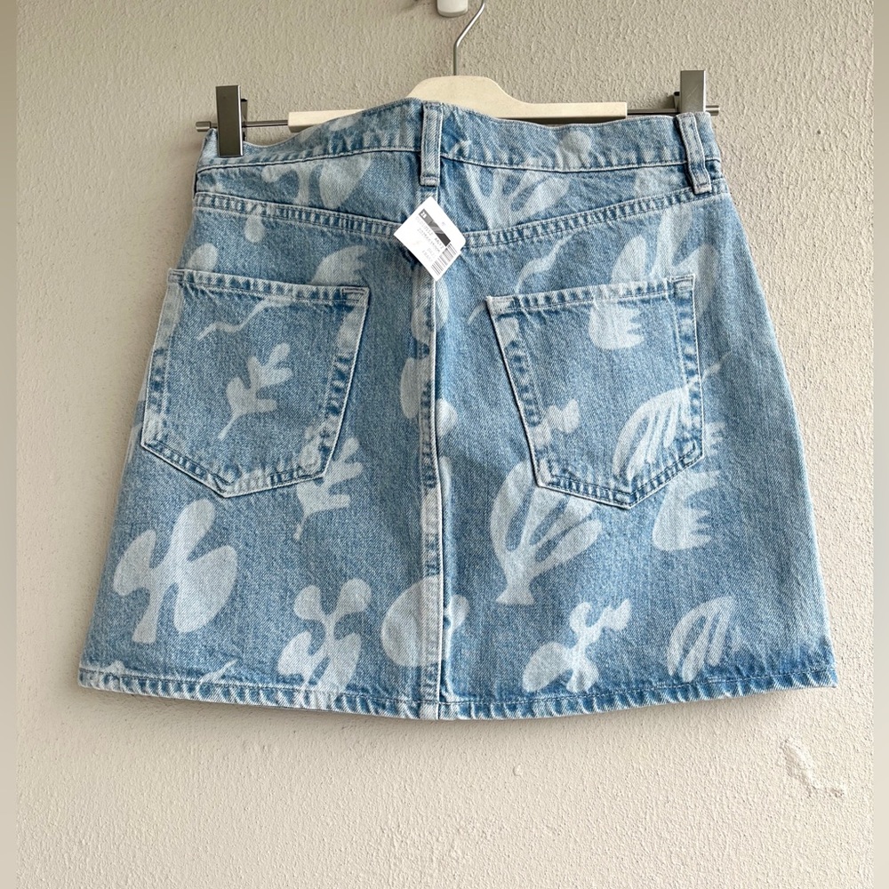 Frame Denim | NWT Mini Denim Skirt - Picture 5 of 16